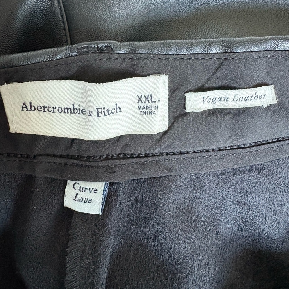 Abercrombie & Fitch Curve Love Sloan Wide Leg Vegan Leather Pants | Size XXL - Picture 6 of 7